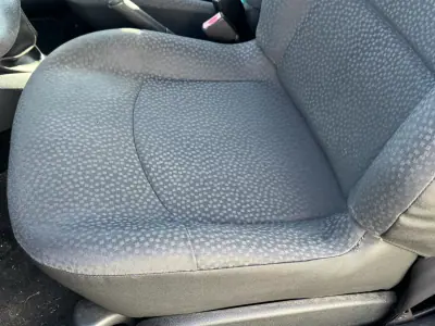 Renault Clio 2006 - 3500 EUR, 238000 km - AUTO.MOTO.pt - 238000km - foto 10 de 12