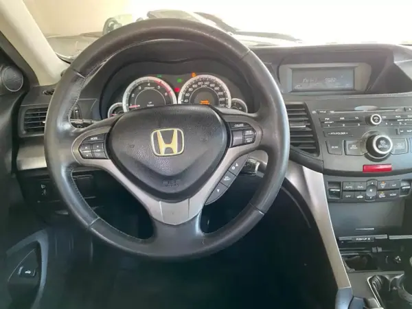 Honda Accord 2009 - 9250 EUR, 266508 km - AUTO.MOTO.pt - 266508km - foto 13 de 34