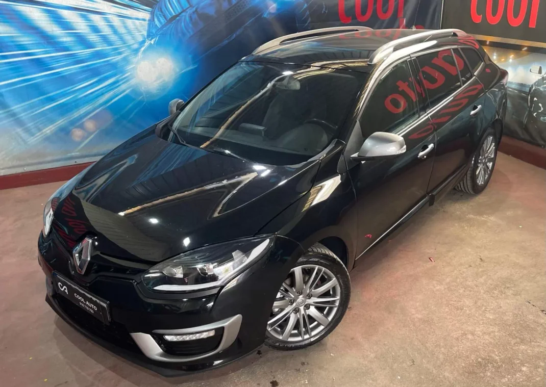 Renault Mégane Sport Tourer 2014 - 9999 EUR, 163000 km - AUTO.MOTO.pt - 163000km - foto 6 de 47