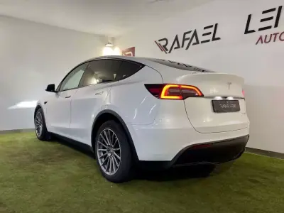 Tesla Model Y 2022 - 38750 EUR, 44000 km - AUTO.MOTO.pt - 44000km - foto 11 de 42