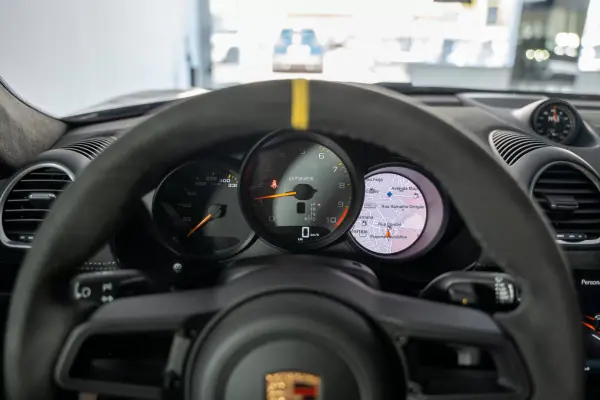 Porsche 718 Cayman 2022 - 220000 EUR, 9950 km - AUTO.MOTO.pt - 9950km - foto 34 de 42