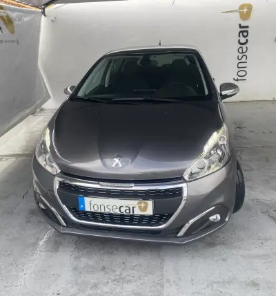 Peugeot 208 2019 - 10750 EUR, 112682 km - AUTO.MOTO.pt - 112682km - foto 6 de 12