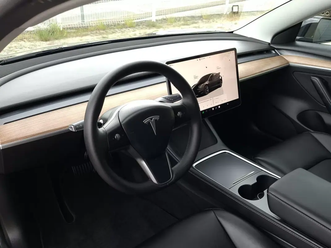 Tesla Model 3 2022 - 36490 EUR, 19253 km - AUTO.MOTO.pt - 19253km - foto 9 de 18