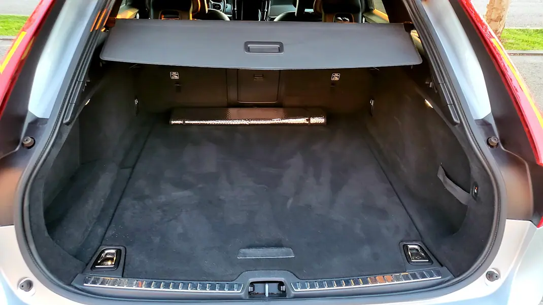 Volvo V90 2018 - 20000 EUR, 185000 km - 185000km - foto 15 de 15