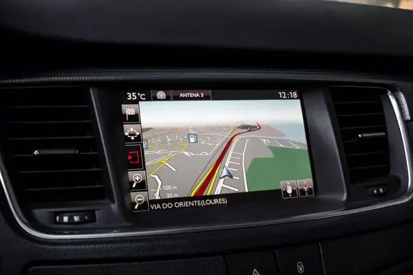 Peugeot 508 SW 2015 - 8900 EUR, 191159 km - AUTO.MOTO.pt - 191159km - foto 35 de 39