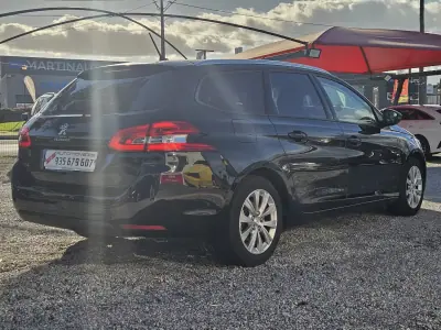 Peugeot 308 SW 2019 - 13800 EUR, 77780 km - AUTO.MOTO.pt - 77780km - foto 6 de 44