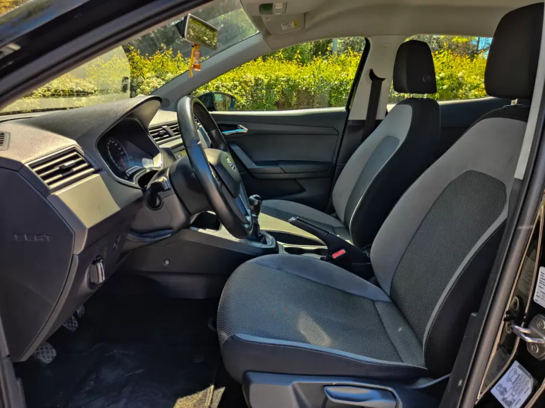 SEAT Ibiza 2018 - 11990 EUR, 150000 km - AUTO.MOTO.pt - 150000km - foto 22 de 30