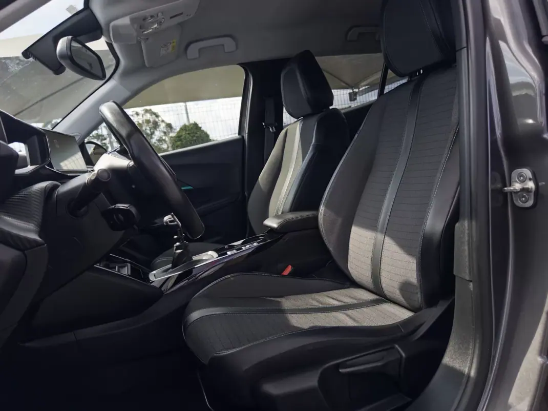 Peugeot 2008 2021 - 17990 EUR, 146000 km - AUTO.MOTO.pt - 146000km - foto 33 de 38