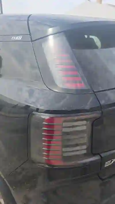 Volvo EX 30 2025 - 33000 EUR, 18000 km - AUTO.MOTO.pt - 18000km - foto 5 de 14