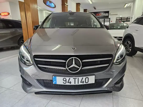 Mercedes-Benz B 180 2017 - 21900 EUR, 41938 km - AUTO.MOTO.pt - 41938km - foto 2 de 26