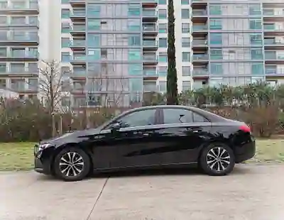 Mercedes-Benz A 180 Limousine 2020 - 21950 EUR, 87000 km - AUTO.MOTO.pt - 87000km - foto 3 de 9