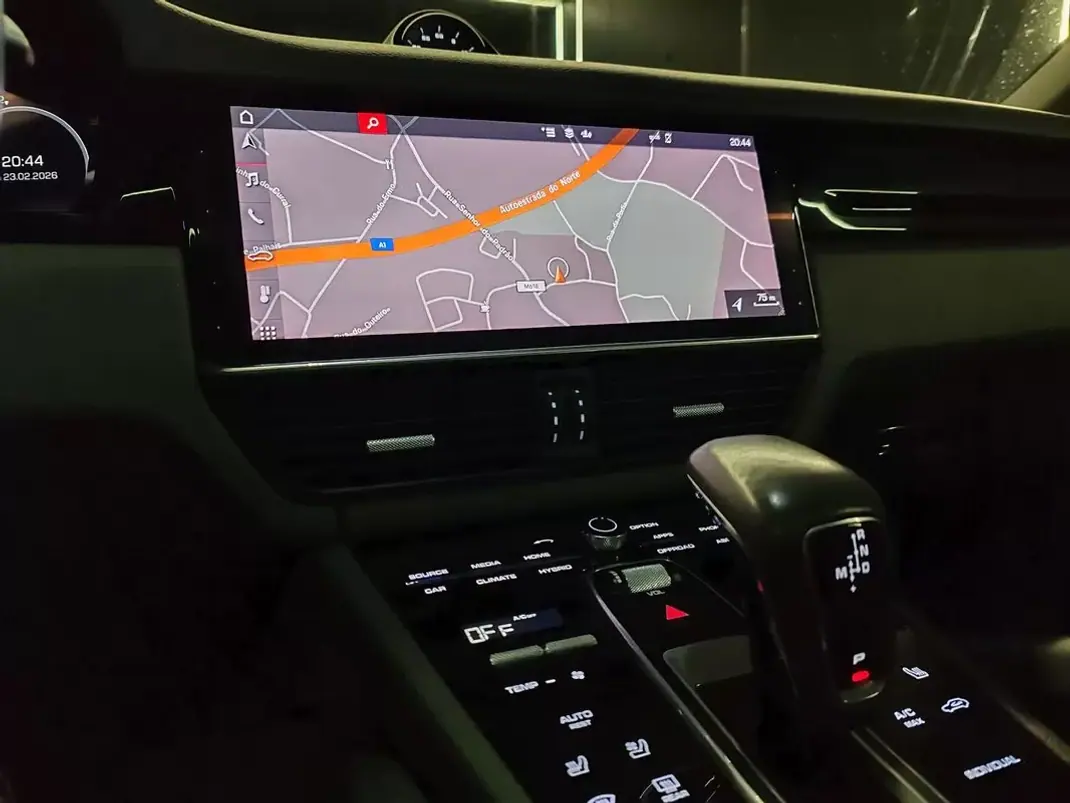Porsche Cayenne Coupé 2021 - 74750 EUR, 125000 km - AUTO.MOTO.pt - 125000km - foto 24 de 32