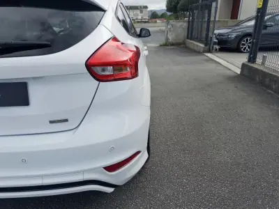 Ford Focus 2017 - 12990 EUR, 79000 km - AUTO.MOTO.pt - 79000km - foto 11 de 16