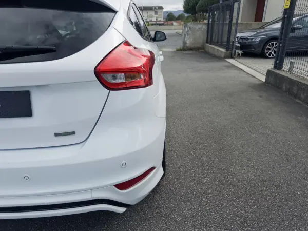 Ford Focus 2017 - 12990 EUR, 79000 km - AUTO.MOTO.pt - 79000km - foto 11 de 16