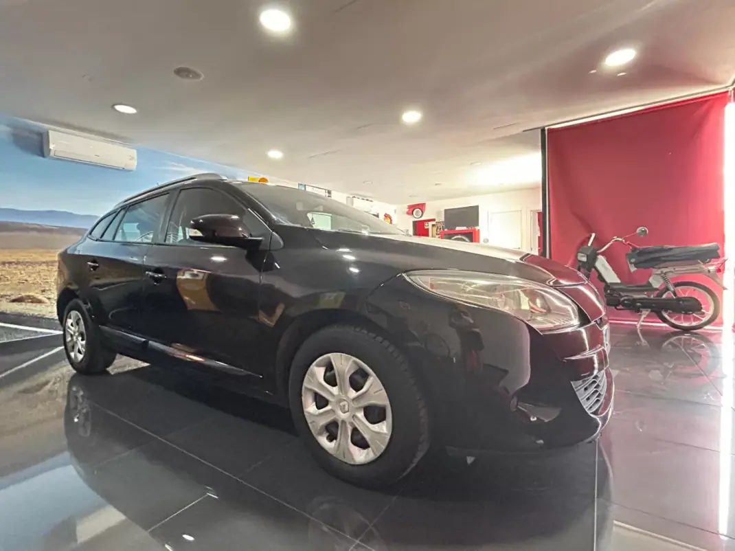 Renault Mégane 2013 - 6990 EUR, 253321 km - 253321km - foto 7 de 17