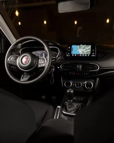 Fiat Tipo Station Wagon Cross 2024 - 16950 EUR, 37000 km - AUTO.MOTO.pt - 37000km - foto 8 de 30