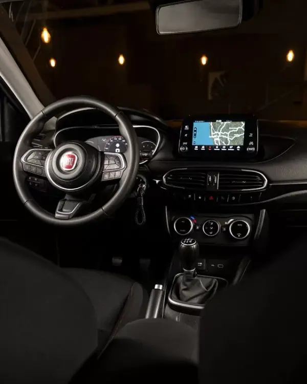 Fiat Tipo Station Wagon Cross 2024 - 14750 EUR, 37000 km - AUTO.MOTO.pt - 37000km - foto 8 de 30