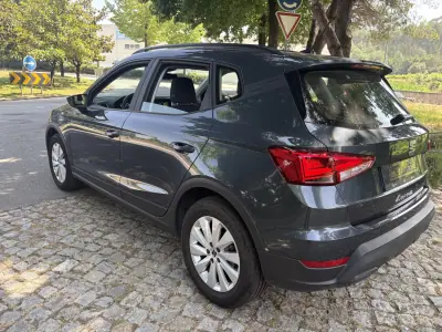 SEAT Arona 2025 - 22000 EUR, 10000 km - AUTO.MOTO.pt - 10000km - foto 8 de 27