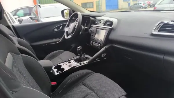 Renault Kadjar 2015 - 11900 EUR, 165000 km - AUTO.MOTO.pt - 165000km - foto 4 de 15