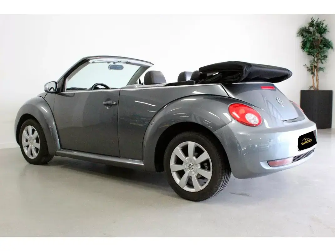Volkswagen New Beetle Cabriolet 2007 - 7990 EUR, 161340 km - AUTO.MOTO.pt - 161340km - foto 5 de 19