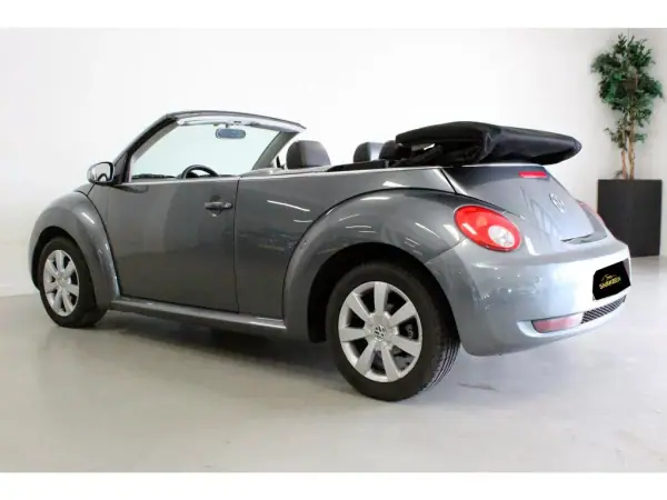 Volkswagen New Beetle Cabriolet 2007 - 7990 EUR, 161340 km - AUTO.MOTO.pt - 161340km - foto 5 de 19