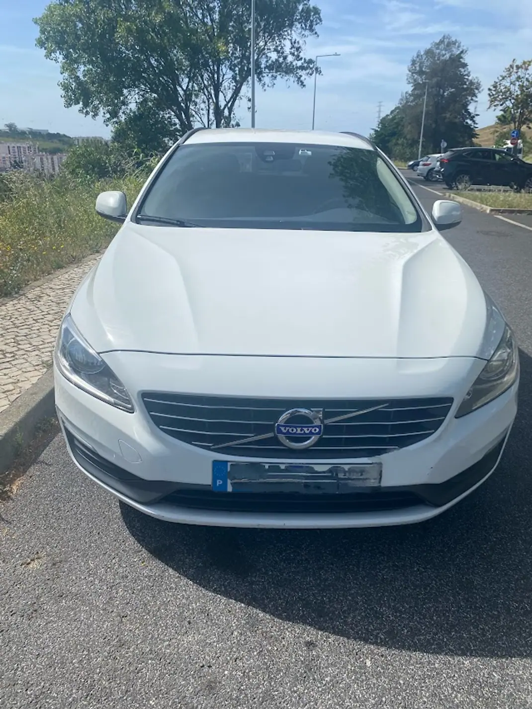 Volvo V60 2015 - 9500 EUR, 206100 km - AUTO.MOTO.pt - 206100km - foto 8 de 14