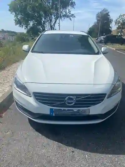 Volvo V60 2015 - 9500 EUR, 206100 km - AUTO.MOTO.pt - 206100km - foto 8 de 14