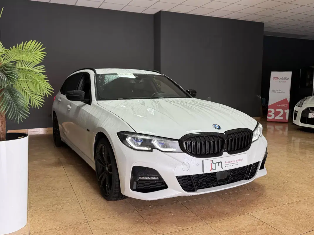 BMW 330e 2022 - 33500 EUR, 129874 km - AUTO.MOTO.pt - 129874km - foto 2 de 16