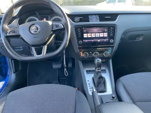 Skoda Octavia Break 2020 - 13990 EUR, 220634 km - AUTO.MOTO.pt - 220634km - foto 19 de 26