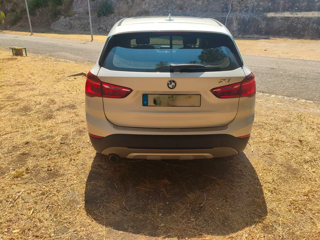 BMW X1 2016 - 15000 EUR, 220000 km - AUTO.MOTO.pt - 220000km - foto 4 de 15