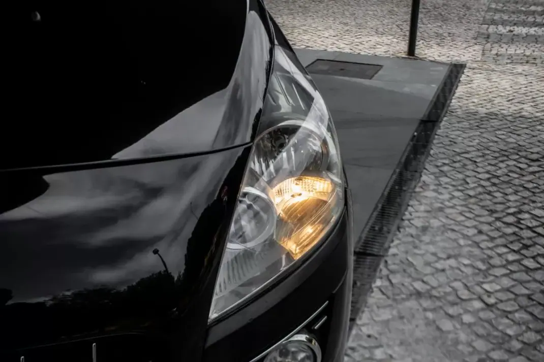 Peugeot 3008 2010 - 7490 EUR, 200623 km - AUTO.MOTO.pt - 200623km - foto 3 de 36