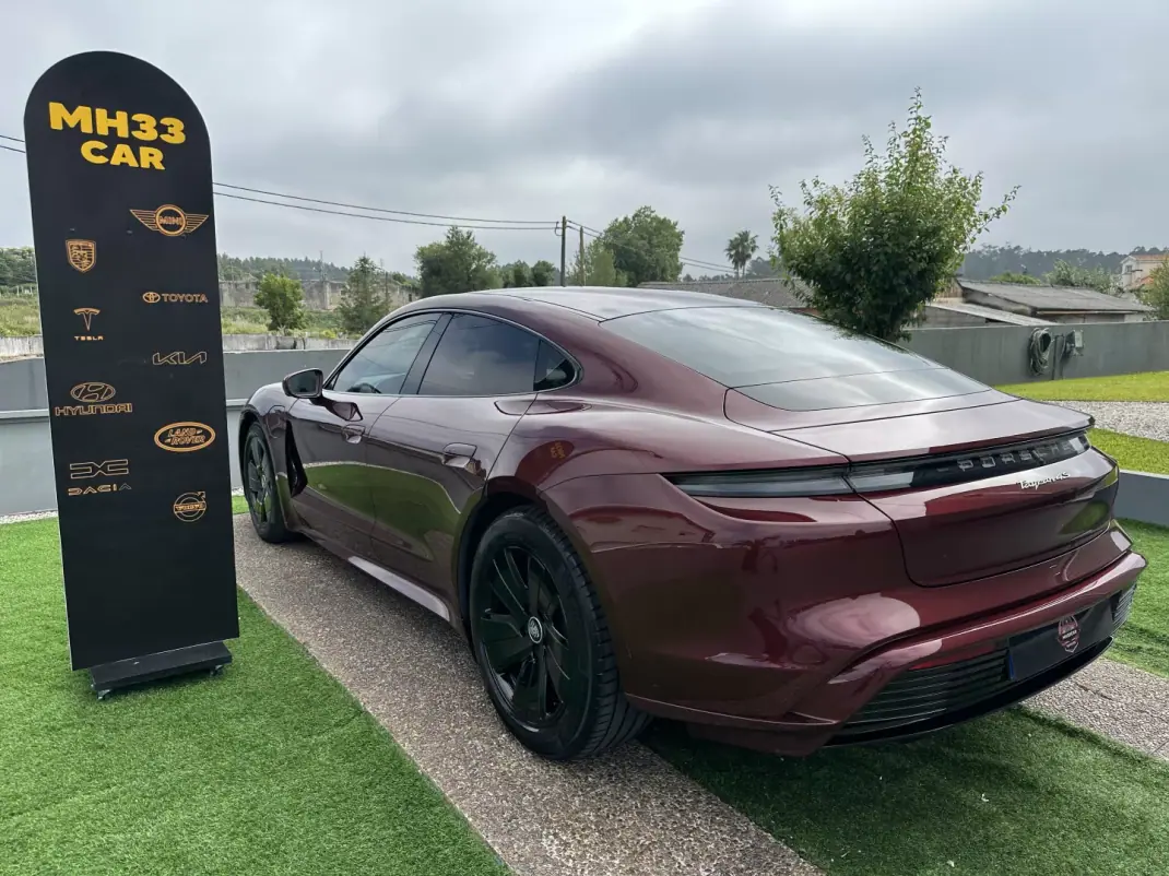 Porsche Taycan 2020 - 49900 EUR, 100000 km - AUTO.MOTO.pt - 100000km - foto 11 de 61