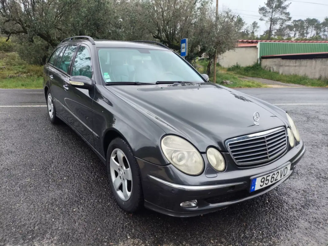 Mercedes-Benz E 200 2003 - 3900 EUR, 338200 km - AUTO.MOTO.pt - 338200km - foto 2 de 14