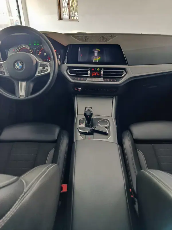 BMW 320 2019 - 28900 EUR, 140000 km - AUTO.MOTO.pt - 140000km - foto 29 de 35