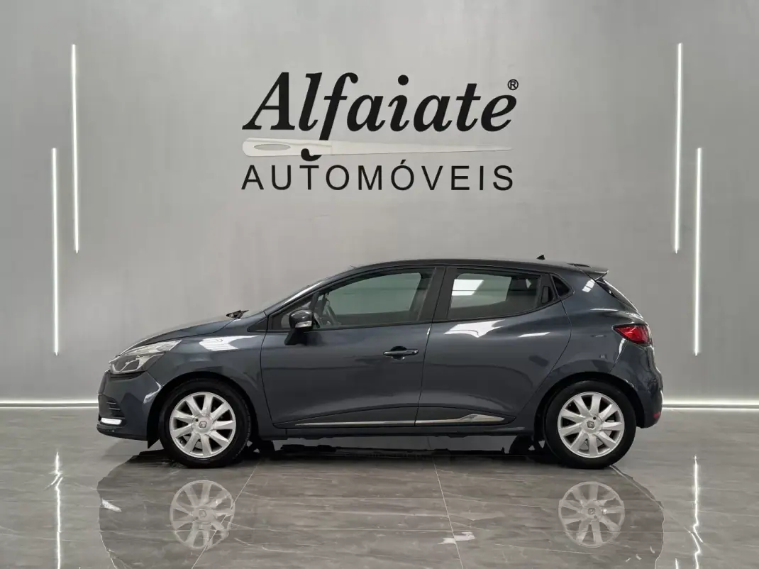 Renault Clio 2017 - 10990 EUR, 110000 km - 110000km - foto 3 de 14