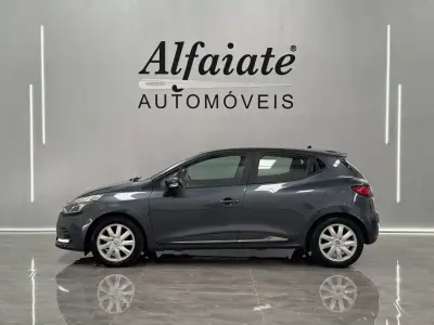 Renault Clio 2017 - 10990 EUR, 110000 km - AUTO.MOTO.pt - 110000km - foto 3 de 14