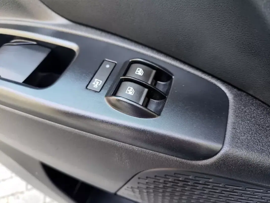 Fiat Doblo 1.3 Multijet ,3Lug. ,Iva Dedutivel 2017 - 9980 EUR, 85000 km - AUTO.MOTO.pt - 85000km - foto 24 de 26