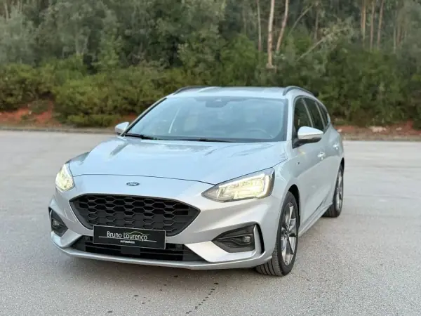 Ford Focus SW 2021 - 14900 EUR, 128000 km - AUTO.MOTO.pt - 128000km - foto 2 de 18