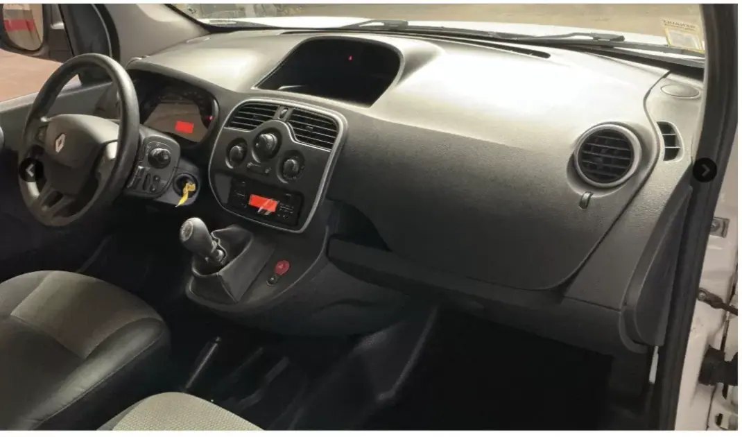 Renault Kangoo 2021 - 13500 EUR, 114002 km - AUTO.MOTO.pt - 114002km - foto 7 de 12
