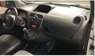 Renault Kangoo 2021 - 13500 EUR, 114002 km - AUTO.MOTO.pt - 114002km - foto 7 de 12