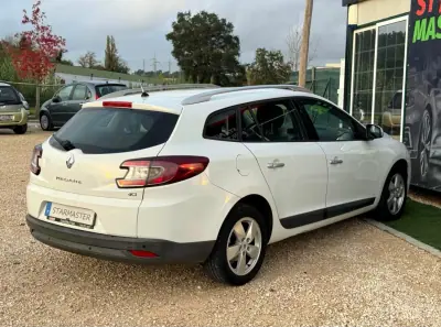 Renault Mégane 2009 - 5250 EUR, 266113 km - AUTO.MOTO.pt - 266113km - foto 8 de 18