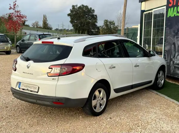 Renault Mégane 2009 - 5250 EUR, 266113 km - AUTO.MOTO.pt - 266113km - foto 8 de 18
