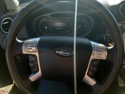 Ford Mondeo SW 2010 - 7400 EUR, 217000 km - AUTO.MOTO.pt - 217000km - foto 29 de 33