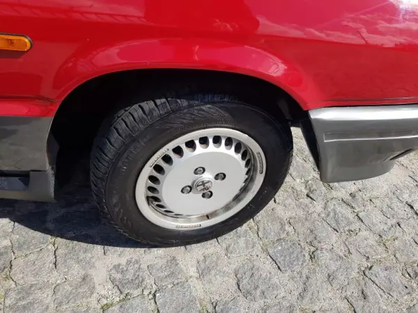 Alfa Romeo 33 1989 - 7500 EUR, 158776 km - AUTO.MOTO.pt - 158776km - foto 17 de 35