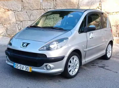 Peugeot 1007 2005 - 5990 EUR, 189500 km - AUTO.MOTO.pt - 189500km - foto 6 de 12
