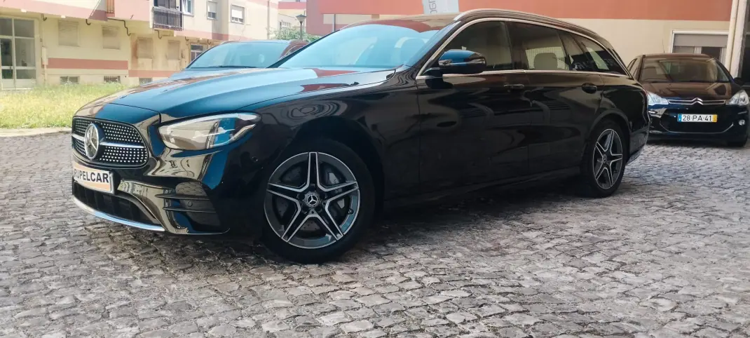 Mercedes-Benz E 300 2022 - 34950 EUR, 125970 km - AUTO.MOTO.pt - 125970km - foto 1 de 36