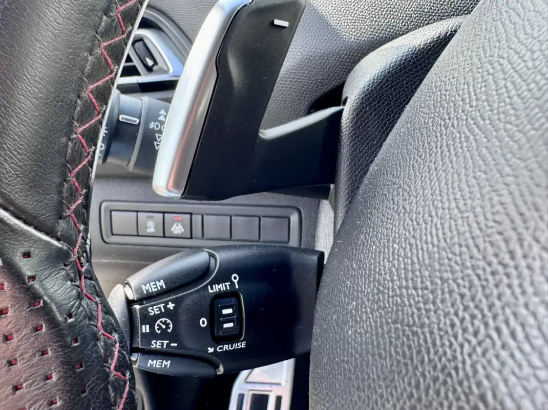 Peugeot 308 2020 - 14790 EUR, 30000 km - AUTO.MOTO.pt - 30000km - foto 21 de 29