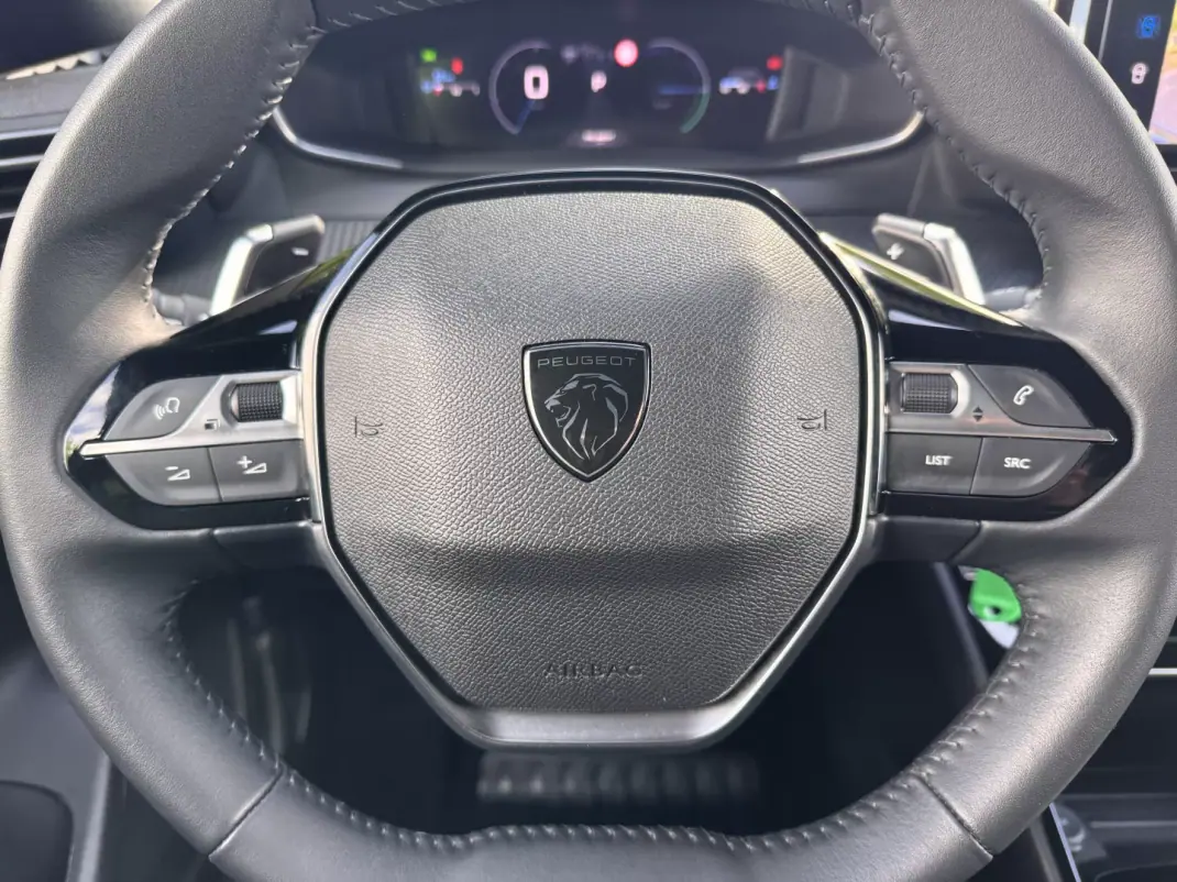 Peugeot 2008 2025 - 24900 EUR, 22017 km - AUTO.MOTO.pt - 22017km - foto 13 de 25