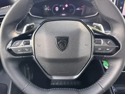 Peugeot 2008 2025 - 24900 EUR, 22017 km - AUTO.MOTO.pt - 22017km - foto 13 de 25