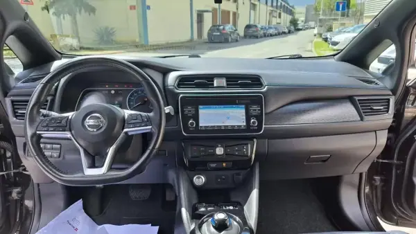 Nissan Leaf 2018 - 12890 EUR, 62000 km - AUTO.MOTO.pt - 62000km - foto 33 de 45